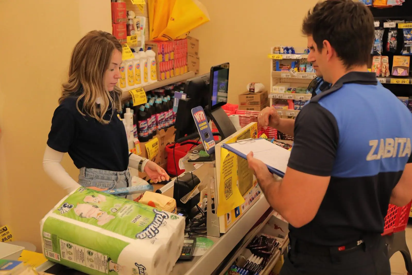 EDİRNE BELEDİYESİ’NDEN ZİNCİR MARKETLERDE DENETİM galeri görseli